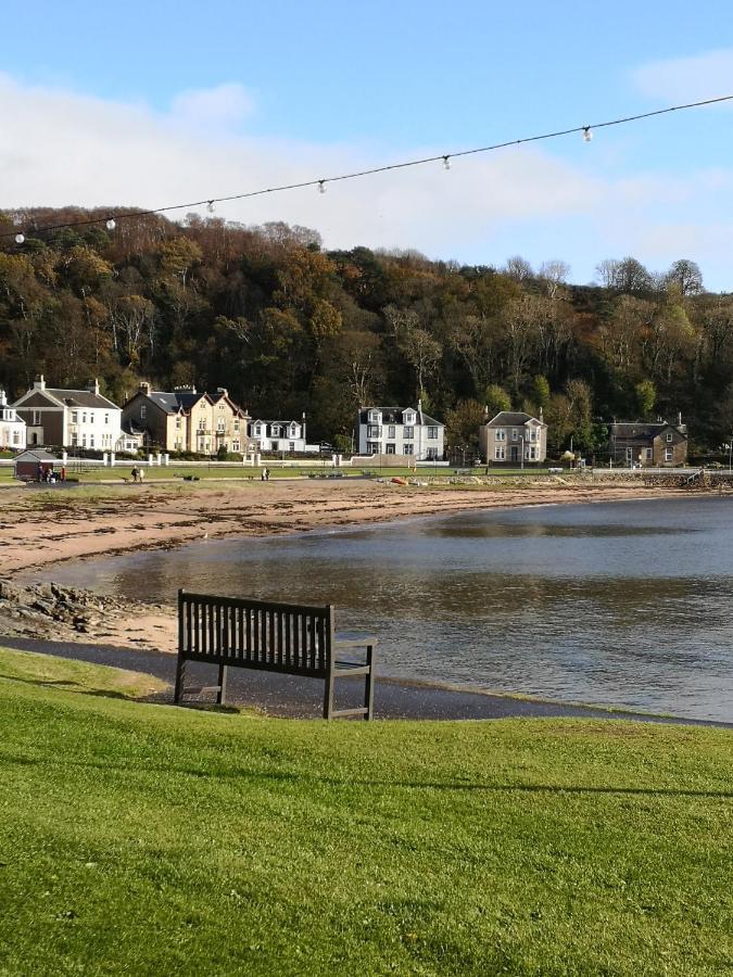 Beside The Bay Lägenhet Millport Exteriör bild