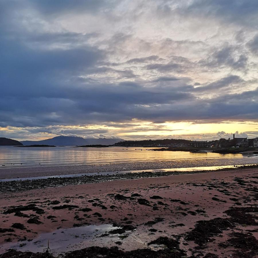 Beside The Bay Lägenhet Millport Exteriör bild